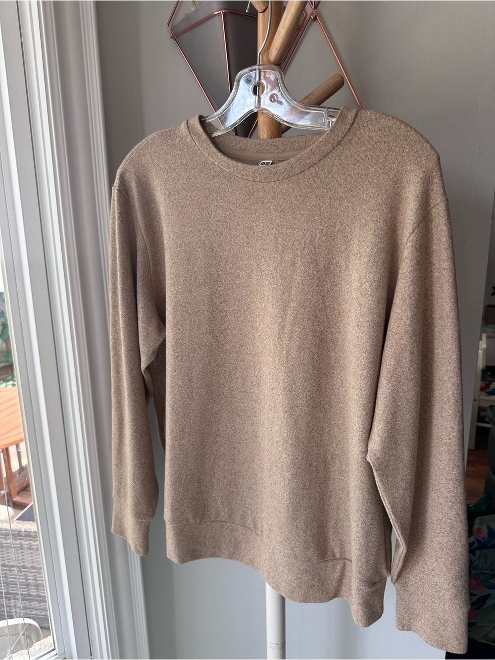UNIQLO Men's Classic Crewneck Sweater - Tan Beige Taupe Heather Size Medium
